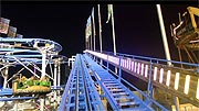 Die Booster Auffahrt beschleunigt die Fahrgäste katapultartig auf 13 Meter Höhe -  Heidi The Coaster (©Fotp: Martin Schmitz